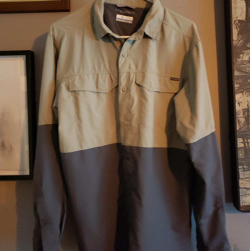 Columbia button up omnishade shirt